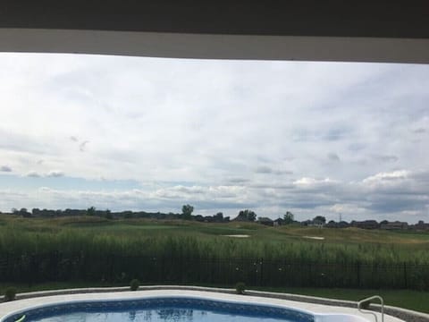 Sevenlakes Golf course at backyard