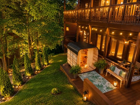 Relax in the sauna, gather under the twinkling lights, and enjoy peaceful evenings surrounded by nature. The perfect place to reconnect, recharge, and make unforgettable memories