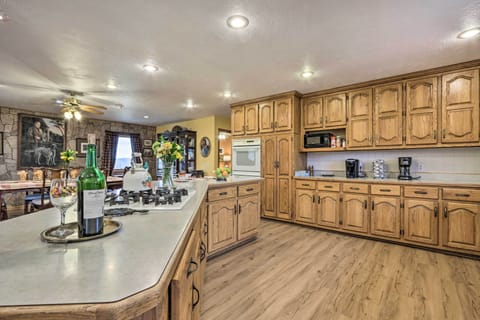 Kitchen | Fully Equipped | Basic Cooking Essentials Provided