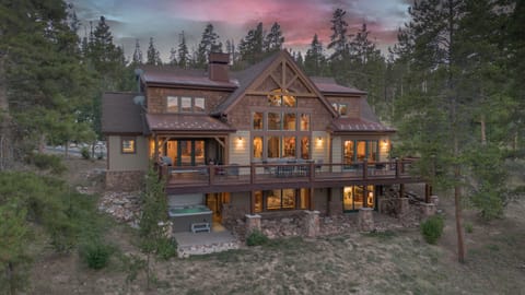 Welcome to Moose Tracks Lodge!
