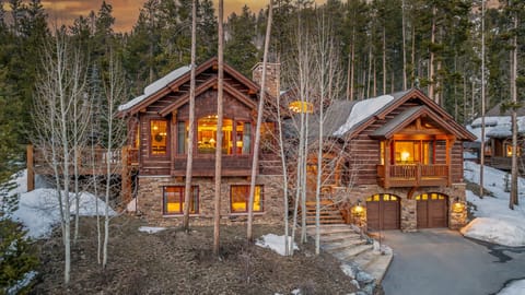 Welcome to Rustic Timber Lodge