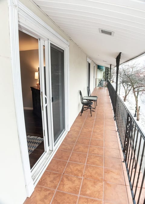 Balcony to enjoy an evening overlooking the happenings of Lake George!