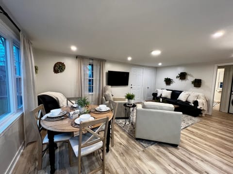 Large living room, Samsung Smart TV with high speed WIFI