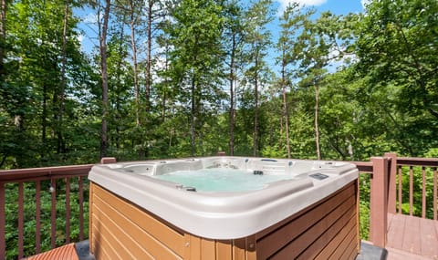 Brand new hot tub