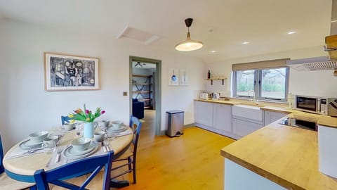 Kitchen-Diner, Chestnut Cottage, Bolthole Retreats