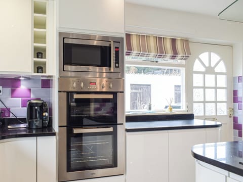 Kitchen | Rhiw Gam, Abbeycwmhir