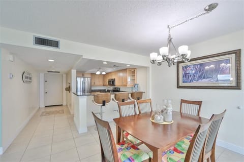 Kitchen - Dining view