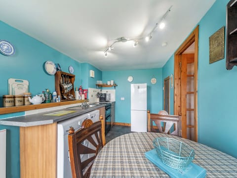Kitchen/diner | The Stables - Ardtun Cottages, Isle of Mull