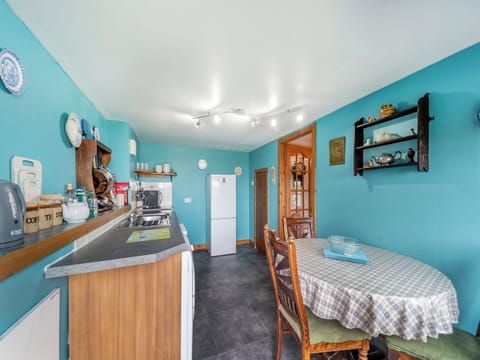 Kitchen/diner | The Stables - Ardtun Cottages, Isle of Mull