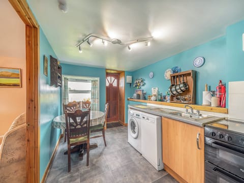 Kitchen/diner | The Stables - Ardtun Cottages, Isle of Mull