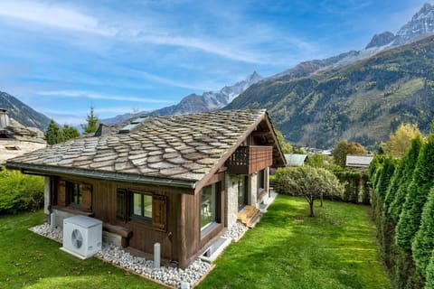 Peaceful area with mountain views only a few minutes' walk from town centre