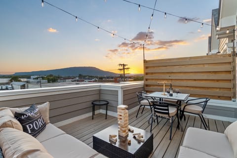 Rooftop Patio - The buzz of Soutside below & Look Out Mtn in the distance
