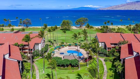 Luana Kai Complex Grounds