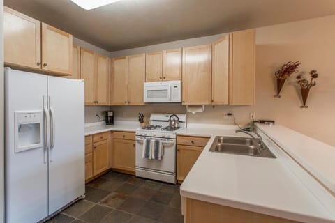 Fully equipped kitchen with gas stove