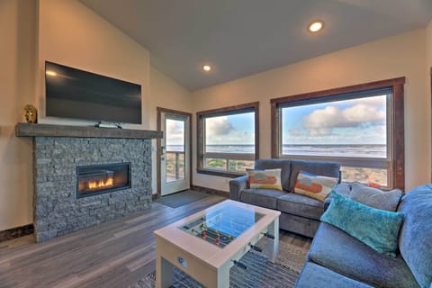 Waldport Vacation Rental | 2BR | 2BA | 1,298 Sq Ft | 1 Flight of Stairs Required