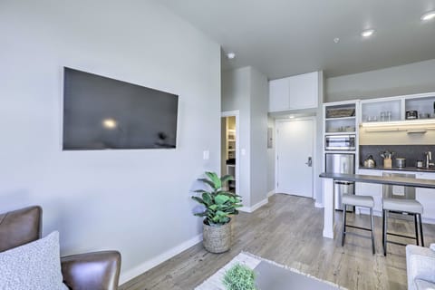 Living Room | Smart TV