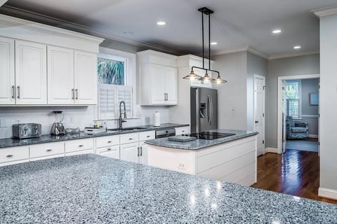 Beautifully appointed, fully stocked kitchen, easy to prepare, cook and serve.