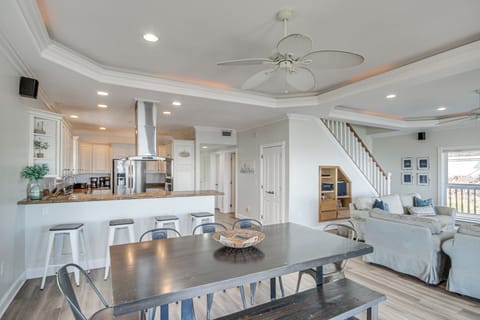 Interior | 1st Floor