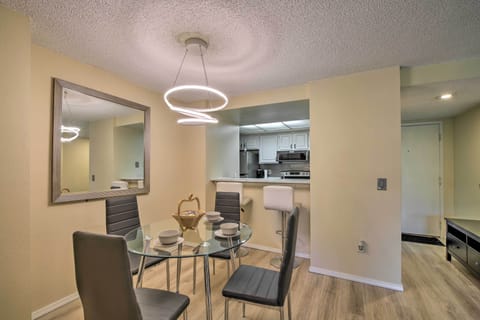 Dining Area | Dishware & Flatware Provided