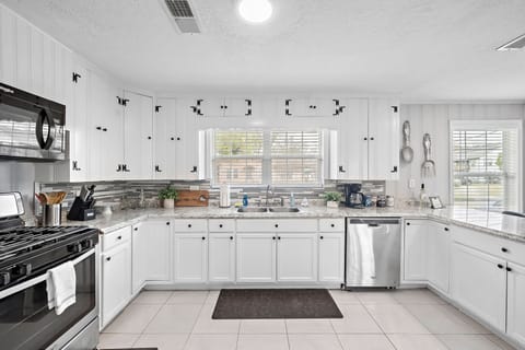 fully equipped kitchen