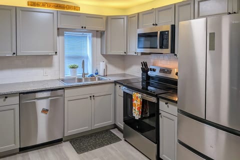 Kitchen | Dishwasher | Drip Coffee Maker | Blender