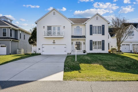 Exterior,Front Elevation,