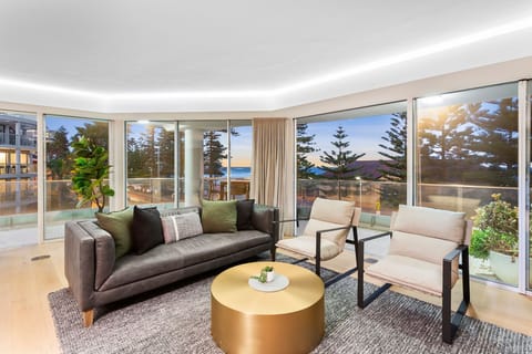 Living room at Fifth Avenue.