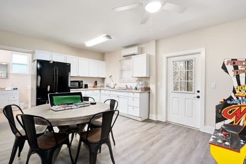 Poker Table & Arcades