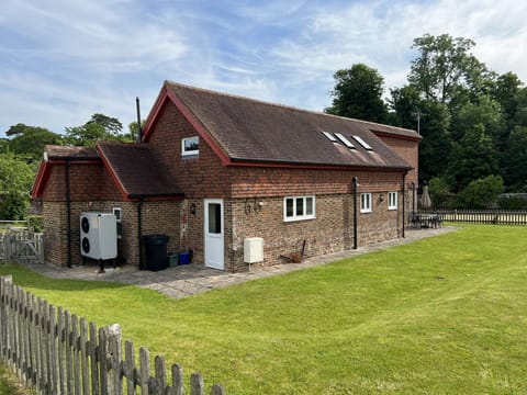 Fenced garden with patio and seating for 6