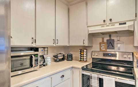 Kitchen | Coffee Maker | Blender | Toaster | Crockpot | Waffle Maker