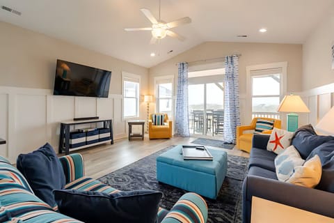 The "main" room where the family can gather to relax and take in the view!