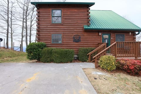 Exterior of Cabin and Driveway