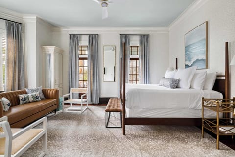 Bedroom #1: King Bed + TV 