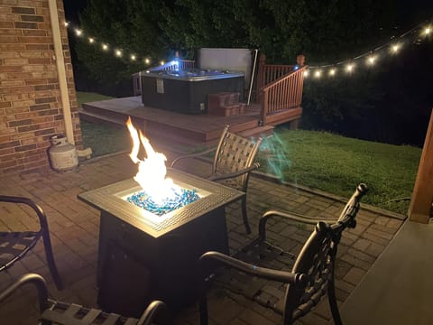 Outdoor Fire Pit and Seating