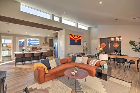 Flagstaff Vacation Rental | 3BR | 3BA | 4 Stairs to Access | 1,900 Sq Ft