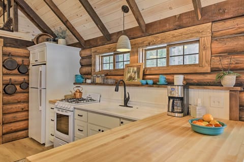 Kitchen | Well-Equipped | Main Level | Cooking Basics