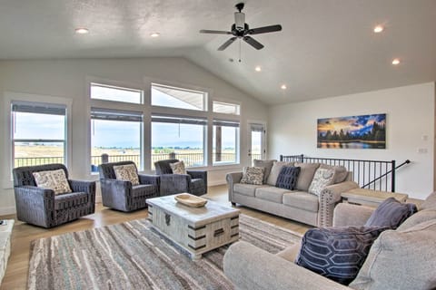 Garden City Vacation Rental | 5BR | 4BA | Access Only By Stairs | 3,200 Sq Ft