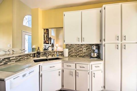 Kitchen | Toaster | Crockpot | Stand Mixer | Keurig Coffee Maker | Blender