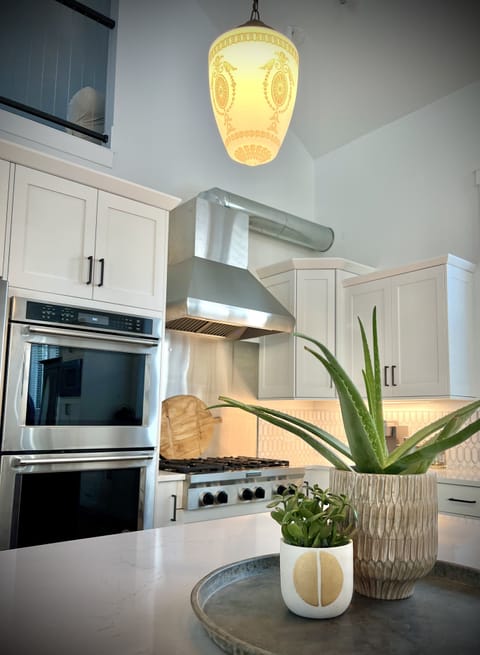 6 burner cooktop and double oven