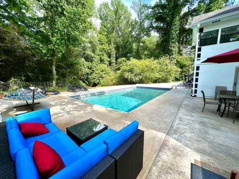 Pool ONLY OPEN last weekend of April-September, non-heated. HotTub open all year