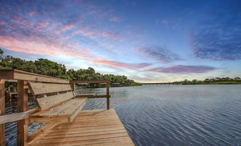 Fishing dock with places to clean fish located within 0.5 miles of the home.