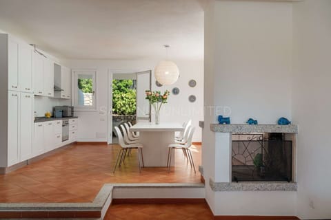 Villa for rent Santa Teresa di Gallura dining room