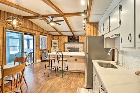 Well-Equipped Kitchen | Blender | High Chair