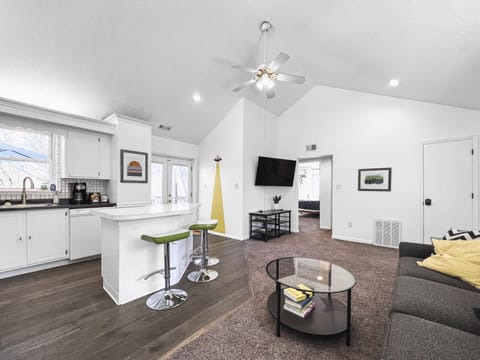 Open Living room/kitchen 