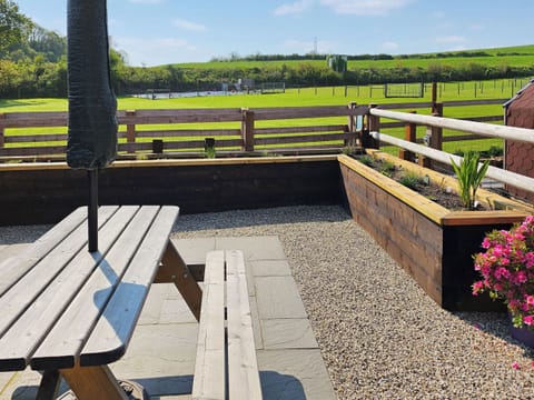 Sitting-out-area | Glamping Pod 1 - The Smithy, Newton Abbot