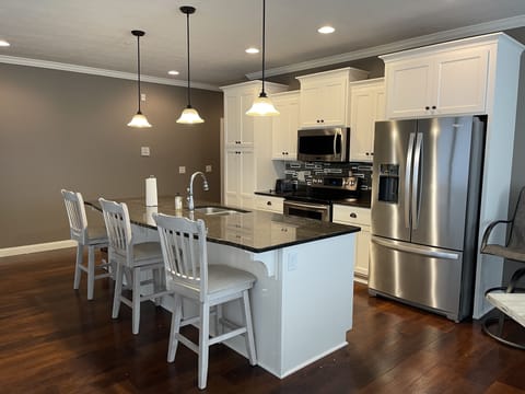 Breakfast bar kitchen area