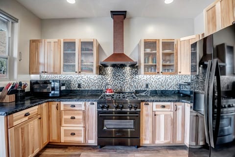 Z-Line Dual Fuel Gas/Electric Range with a Convection Oven