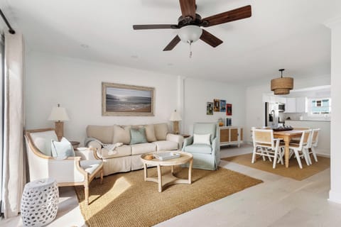 Five Minutes To Beach | Harbor Breeze