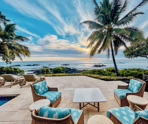 Indulge in Paradise-Kona Beach Estate's Prime Oceanfront location