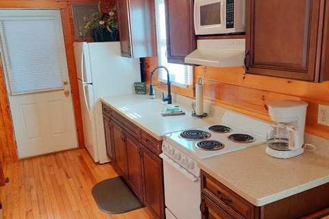 Full kitchen with all the amenities